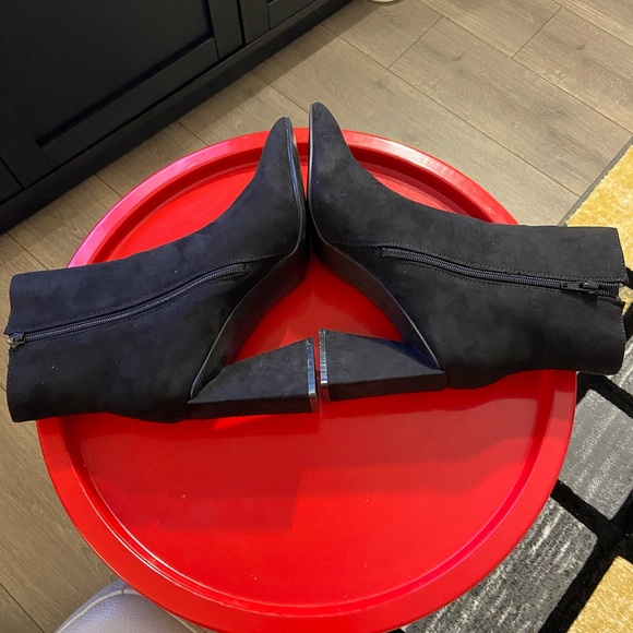 New - BARIII faux suede heeled ankle boots - size 11 - Picture 5 of 9